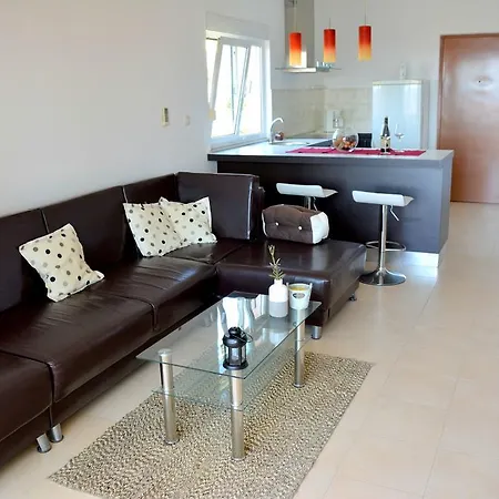 Apartament Ema